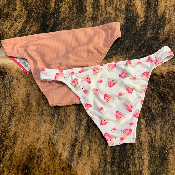 Xhilaration and Sugar Coast size Medium lot of 2 bikini bottoms. - Picture 2 of 8